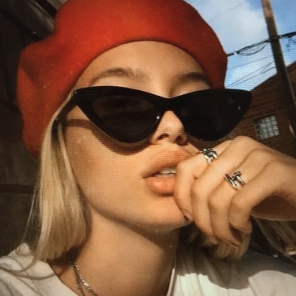 New Elegant Cat Eye UV400 Sunglasses/New - Picture 4 of 4